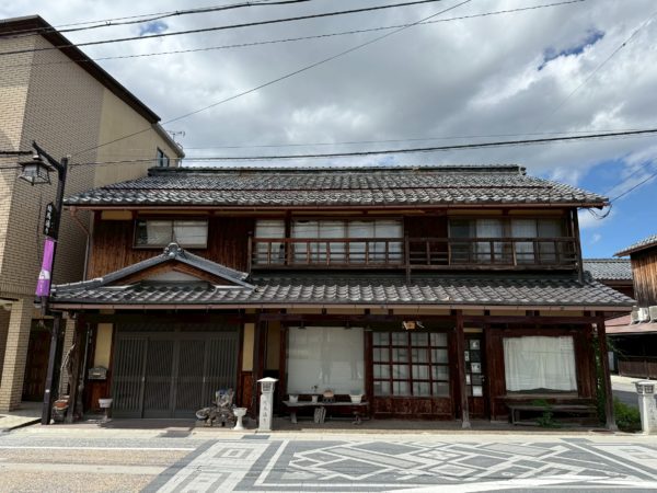 多賀町　多賀店舗付き住宅